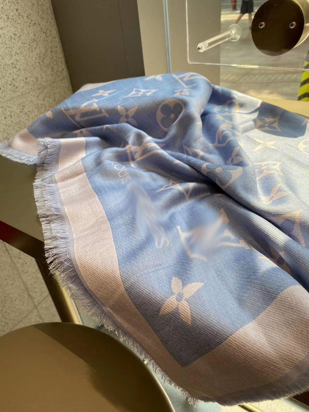CLTH010  70%wool，30%Pure Silk    200x70cm