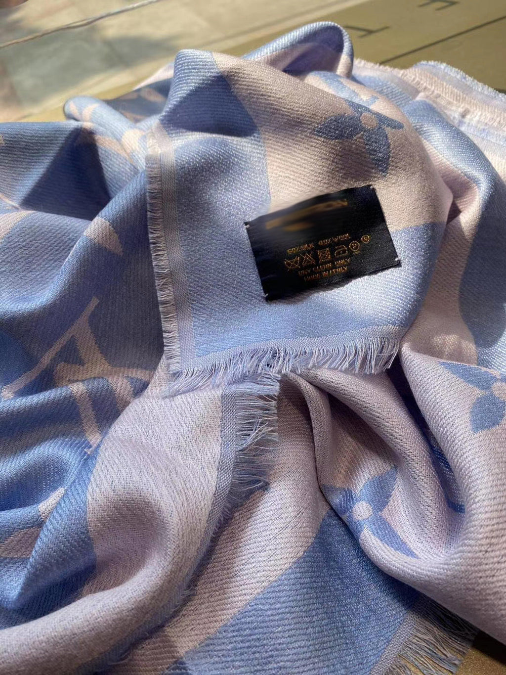 CLTH010  70%wool，30%Pure Silk    200x70cm