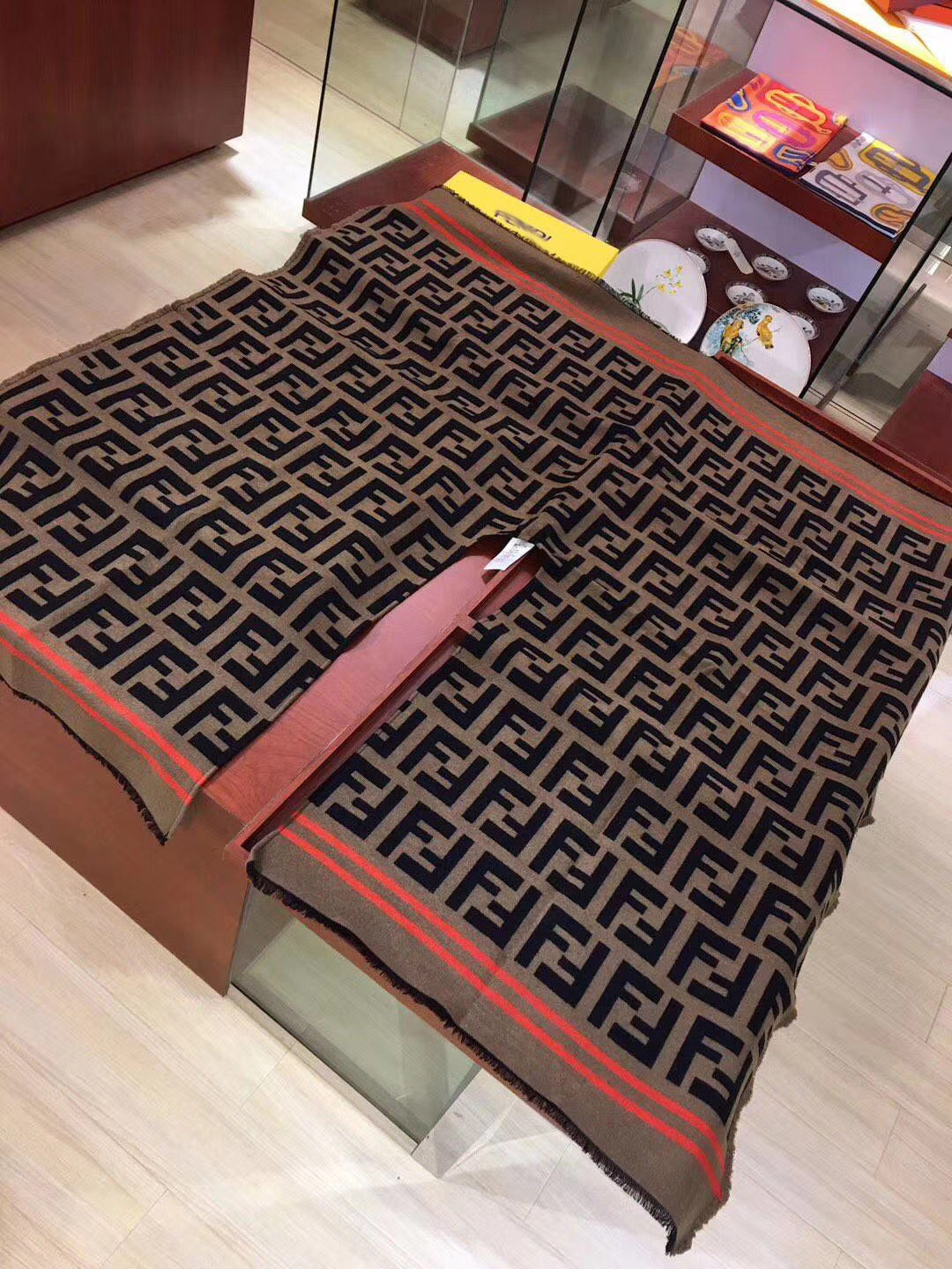 CLTH002 140x140cm  95%Wool，5%Silk