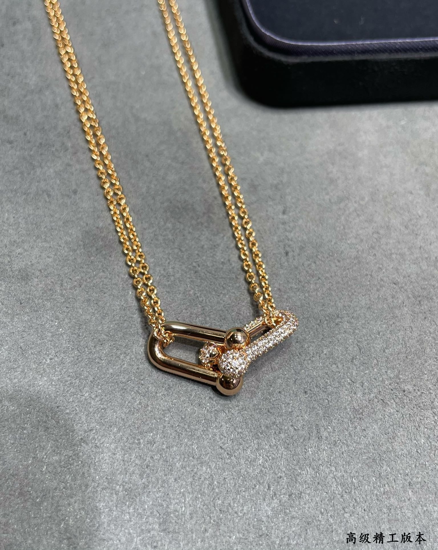 JW964 Tiffany & Co Large Double Link Pendant