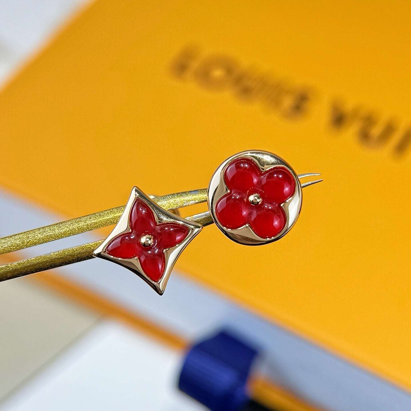 JW1018 LV Color Blossom BB Sun Ear Stud/Bracelet, Pink Gold and Cornelian