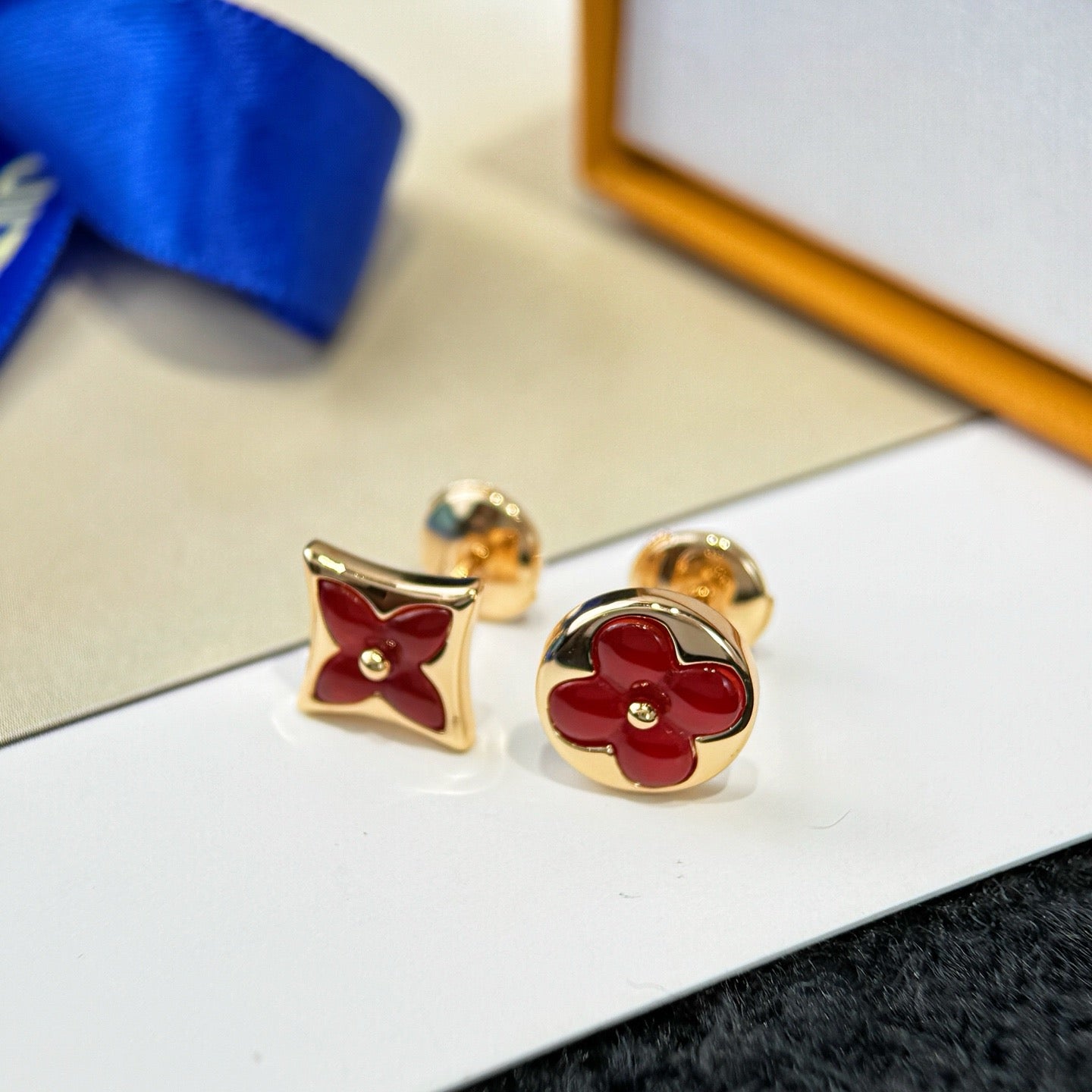JW1018 LV Color Blossom BB Sun Ear Stud/Bracelet, Pink Gold and Cornelian